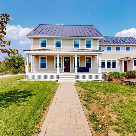 The Farmhouse - Suite #1 Waterbury Exterior photo